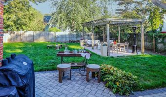 82 Kempson Pl, Metuchen, NJ 08840