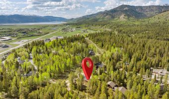 9 PINE St, Alpine, WY 83128