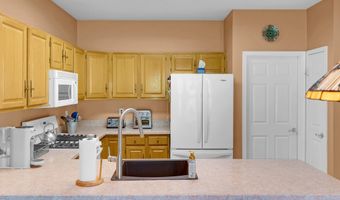 180 Sylvan Lake Blvd, Bayville, NJ 08721