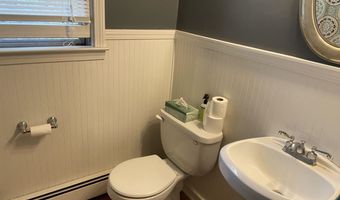 11 Maple St, Brattleboro, VT 05350