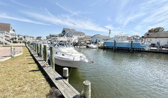 210 Fernwood Dr, Bayville, NJ 08721