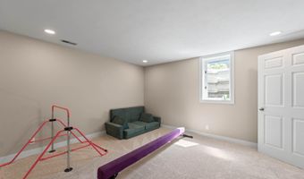 2019 Taylor Cir, Ames, IA 50010