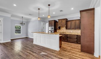 709 Champagne Dr, Biloxi, MS 39532