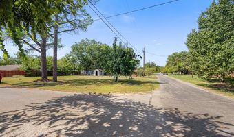 511 Denver St, Alvord, TX 76225