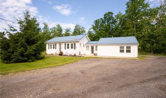 9578 Maplewood St, Angola, NY 14006