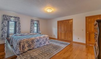 35 Jennie Cir, Agawam, MA 01001