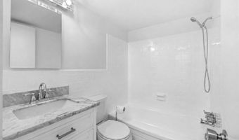 4961 AMERICANA Dr 208, Annandale, VA 22003