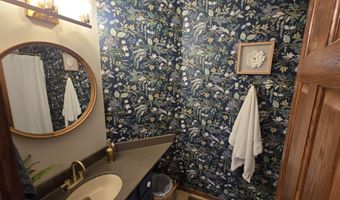 1905 Country Meadows Pl, Beatrice, NE 68310