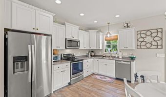 724 Sherwood Rd, Asheboro, NC 27205