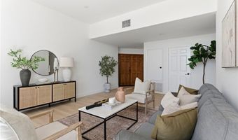 10820 Holman Ave 204, Los Angeles, CA 90024