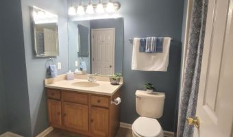 10 WOODFIELD Dr, Claymont, DE 19703