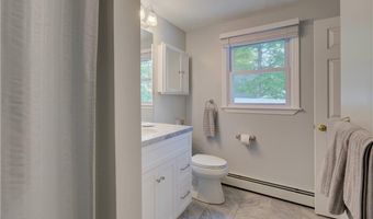 60 North St, Cranston, RI 02920
