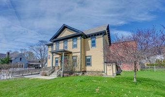 14 School St, Bristol, VT 05443