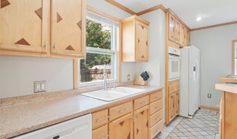 705 38th St, Des Moines, IA 50312