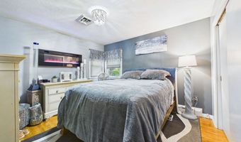26 Pershing Ave, Acushnet, MA 02743