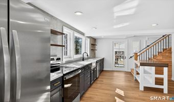 56 West St, Bolton, CT 06043
