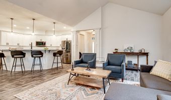 20800 YOSEMITE St, Aurora, OR 97002