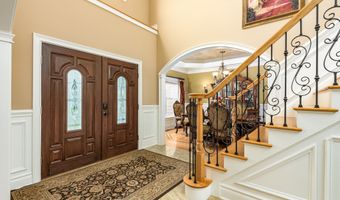 6 Congress Dr, Cromwell, CT 06416