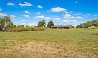 11938 Davis Rd, Alhambra, IL 62001