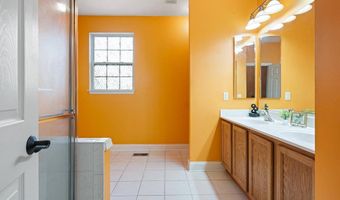 97 Ponds Edge Ct, Felton, DE 19943