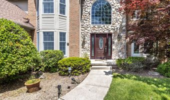 5521 Lohr Lake Dr, Ann Arbor, MI 48108