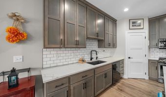 2820 E Daybreak Cir, Brandon, SD 57005