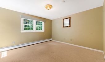 60 Boulder Dr, Auburn, ME 04210