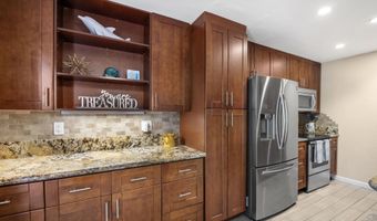 140 UWAPO Rd 9-103, Kihei, HI 96753