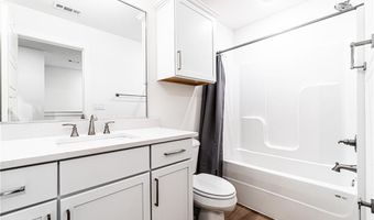 2717 SW Livingston Sq, Bentonville, AR 72713
