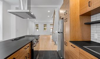 252 SUMAC St, Philadelphia, PA 19128