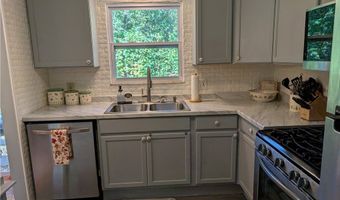 1494 Hilton Dr, Akron, OH 44313