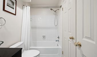 7713 LAFAYETTE FOREST Dr 22, Annandale, VA 22003