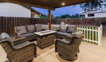 435 W Hawthorne St, Fallbrook, CA 92028