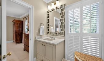 1153 Saint Andrews Dr, Macon, GA 31210