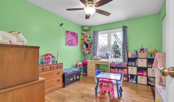 168 Tree Line Dr, Antioch, IL 60002