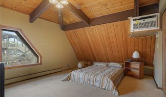 1722 Treetop Trl, Akron, OH 44313