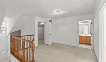 2004 GOLDEN MORNING Dr 30, Bowie, MD 20721