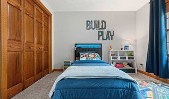 3901 N MILLWOOD Dr, Appleton, WI 54913