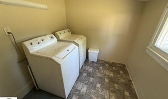 618 Mechanic St, Alma, MI 48801