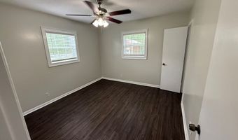 208 Magnolia Dr, Adel, GA 31620