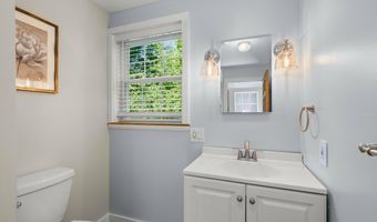 1235 Weeks Mills Rd, Augusta, ME 04330