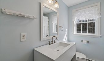 5 Whitetail Ln, Chester, NH 03036