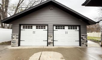 1409 S McCoy St, Aberdeen, SD 57401