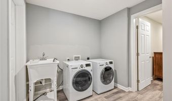 3095 Walnut Creek Dr, Alpharetta, GA 30005