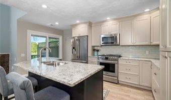 62 Nipmuc Trl D, North Providence, RI 02904