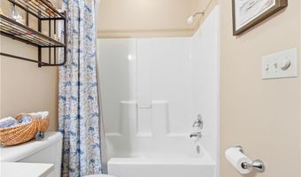 135 Suntree Dr, Advance, NC 27006