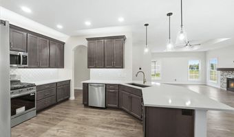 2213 Golfview Dr, Auburn, IN 46706