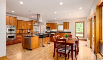 2135 Tuomy Rd, Ann Arbor, MI 48104