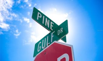 104 SUNSET Ln, Holmes Beach, FL 34217