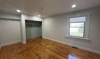 605 Farrelly Ave, Bayville, NJ 08721